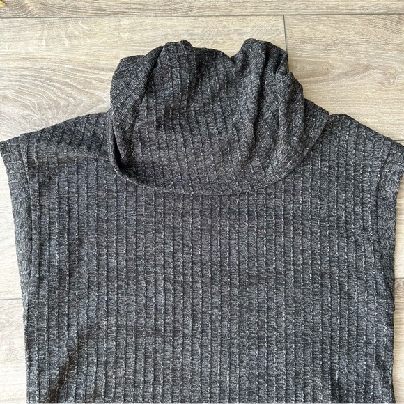Umgee Grey Ribbed Knit Cowl Neck Lagenlook Tunic Top - Picture 13 of 14